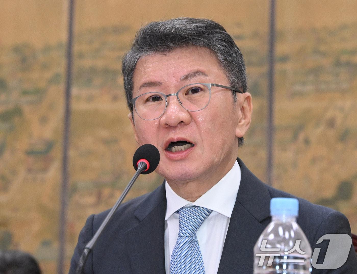본문 이미지 - 정몽규 전 대한축구협회장이 30일 서울 여의도 국회에서 열린 문화체육관광위원회의 대한축구협회 현안 관련 청문회에 출석해 질의에 답하고 있다. 2026.7.30 ⓒ 뉴스1 국회사진기자단