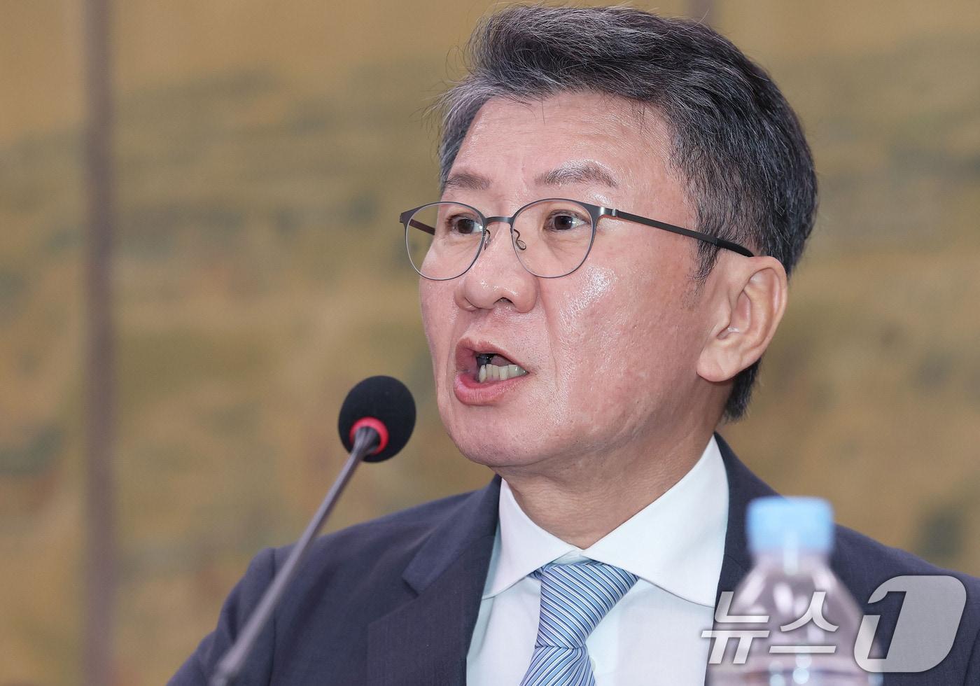 본문 이미지 - 정몽규 전 대한축구협회장이 30일 서울 여의도 국회에서 열린 문화체육관광위원회의 대한축구협회 현안 관련 청문회에 출석해 질의에 답하고 있다. 2026.7.30 ⓒ 뉴스1 국회사진기자단