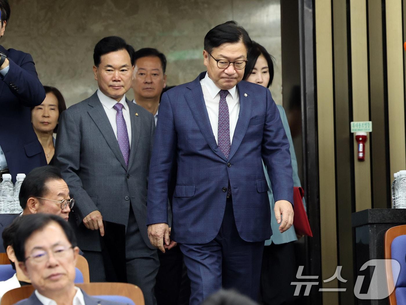 본문 이미지 - 정점식 국민의힘 원내대표가 30일 오후 서울 여의도 국회에서 열린 제22대 국회 후반기 상임위원장 후보자 선출 의원총회에 참석하고 있다. 2026.7.30 ⓒ 뉴스1 황기선 기자