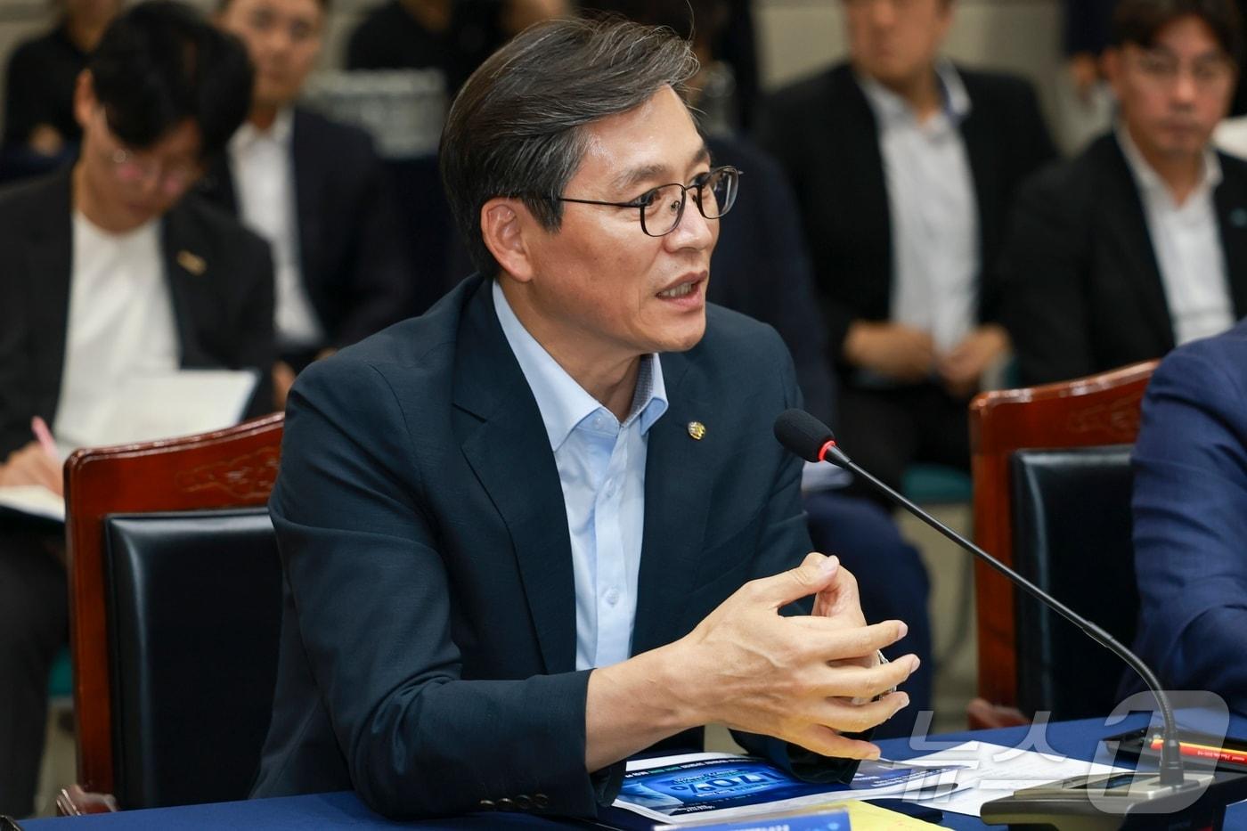 본문 이미지 - 29일 무안청사에서 열린 전남광주통합특별시-시·구·군 상생협력간담회 참석한 우승희 영암군수 (영암군 제공. 재판매 및 DB금지) ⓒ 뉴스1 
