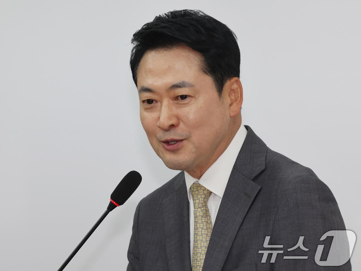 본문 이미지 - 장동혁 국민의힘 대표가 30일 오후 서울 여의도 국회에서 선거관리위원회 특별검사법 관련 입장을 밝히고 있다. 2026.7.30 ⓒ 뉴스1 황기선 기자