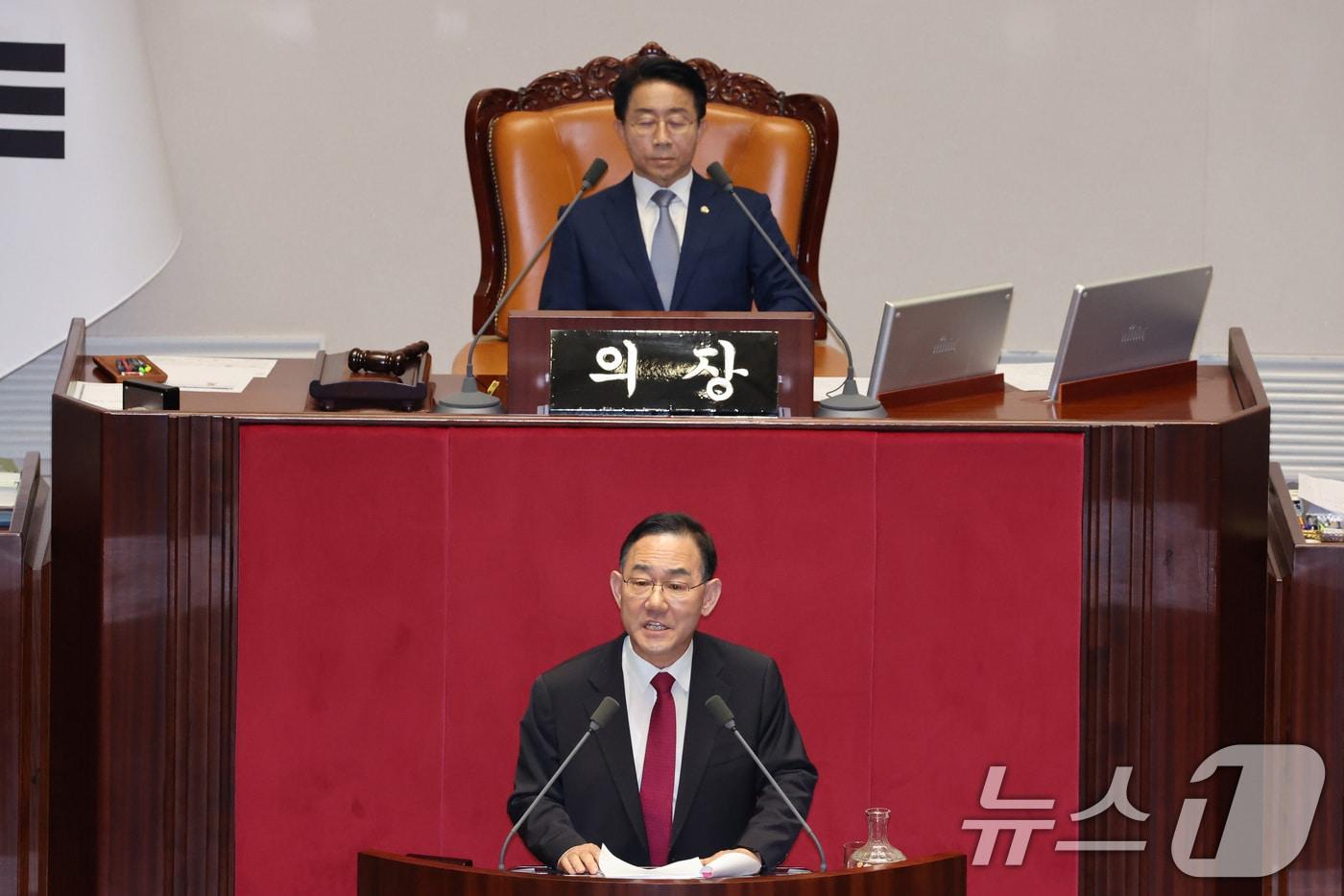 본문 이미지 -  30일 오후 4시 4분부터 형사소송법 일부개정법률안(대안)에 대한 무제한 토론(필리버스터)에 들어간 주호영 국민의힘 의원.  2026.7.30 ⓒ 뉴스1 신웅수 기자