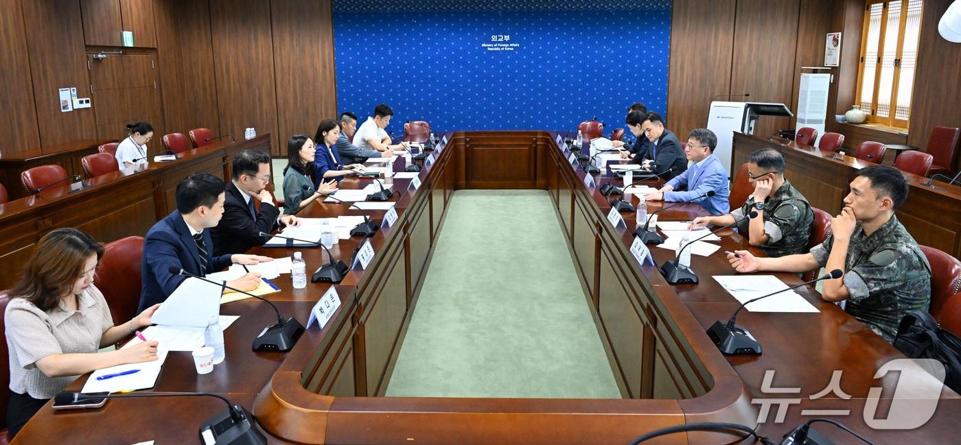 본문 이미지 - 외교부는 30일 김진아 제2차관 주재로 2026년도 '유엔 평화유지활동(PKO) 정책협의회'를 열고 유엔 레바논 평화유지군(UNIFIL)과 유엔 남수단 임무단(UNMISS)에 각각 파견중인 동명부대와 한빛부대의 활동성과를 점검했다. (외교부 제공)