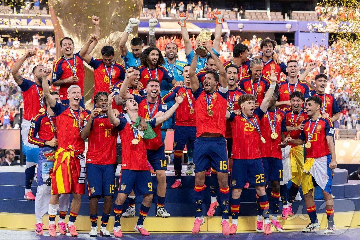 본문 이미지 - 스페인이 2026 FIFA 북중미 월드컵에서 우승을 차지했다. ⓒ AFP=뉴스1