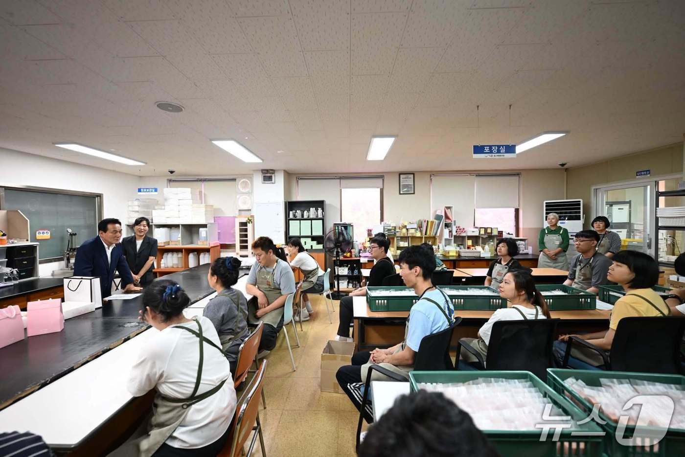 본문 이미지 - 논산발그래일터가 보건복지부의 사회복지시설 평가에서 장애인직업재활시설 부문 최고 등급인 A등급을 획득했다.(논산시 제공.재판매 및 DB금지)/뉴스1