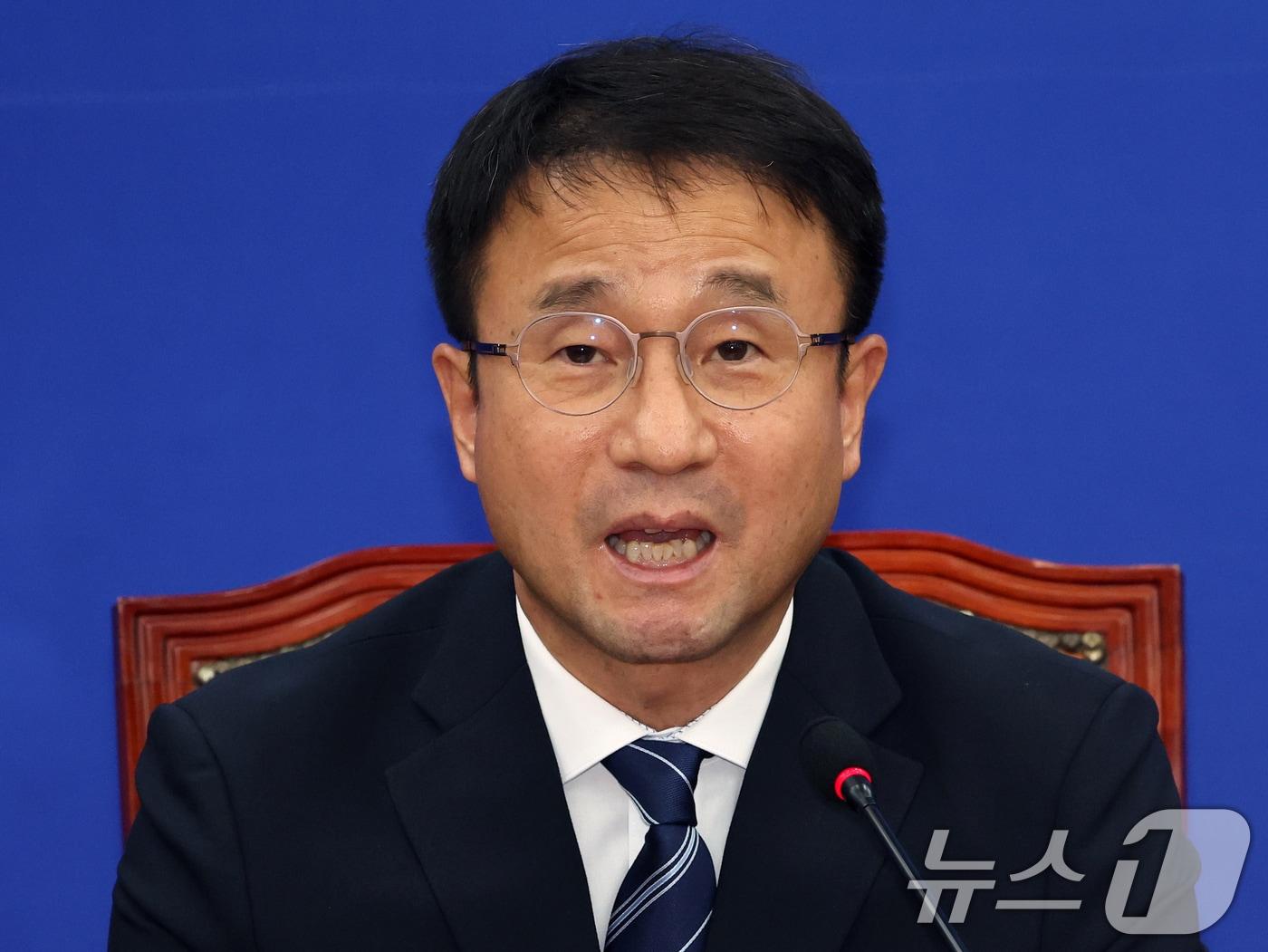 본문 이미지 - 한병도 당대표 직무대행 겸 원내대표가 31일 오후 서울 여의도 국회에서 열린 현안 관련 기자간담회에서 모두발언을 하고 있다. 2026.7.31 ⓒ 뉴스1 황기선 기자