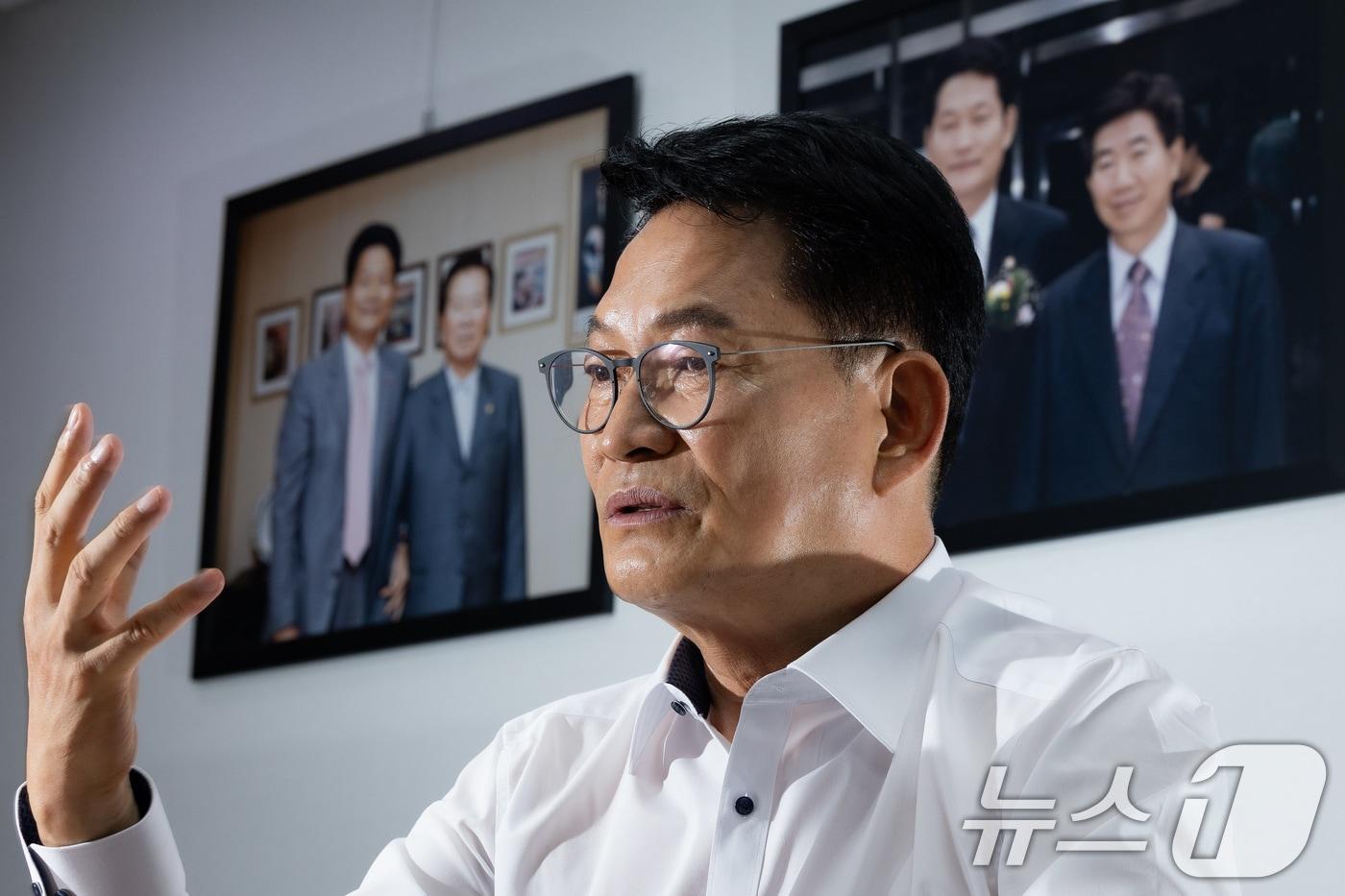 본문 이미지 - 송영길 더불어민주당 당대표 후보가 31일 서울 여의도 국회 의원회관에서 뉴스1과 인터뷰하고 있다. 2026.7.31 ⓒ 뉴스1 유승관 기자