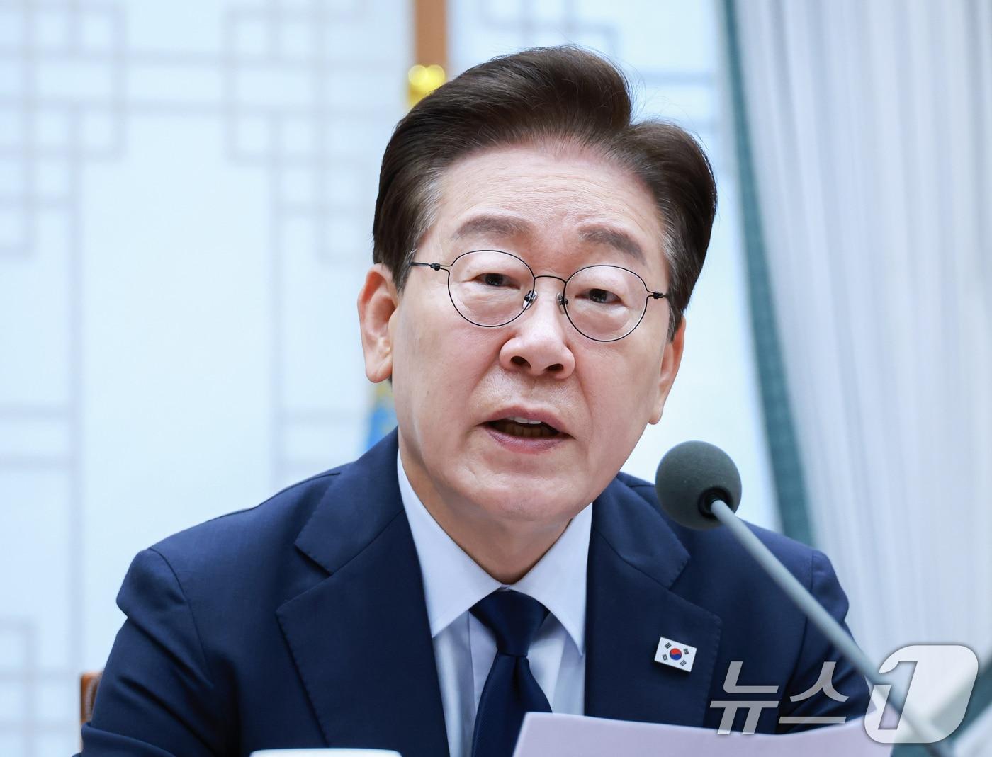 본문 이미지 - 이재명 대통령이 6일 청와대에서 열린 메가프로젝트 민관합동 점검회의에서 발언하고 있다. (청와대통신사진기자단) 2026.7.6 ⓒ 뉴스1 허경 기자