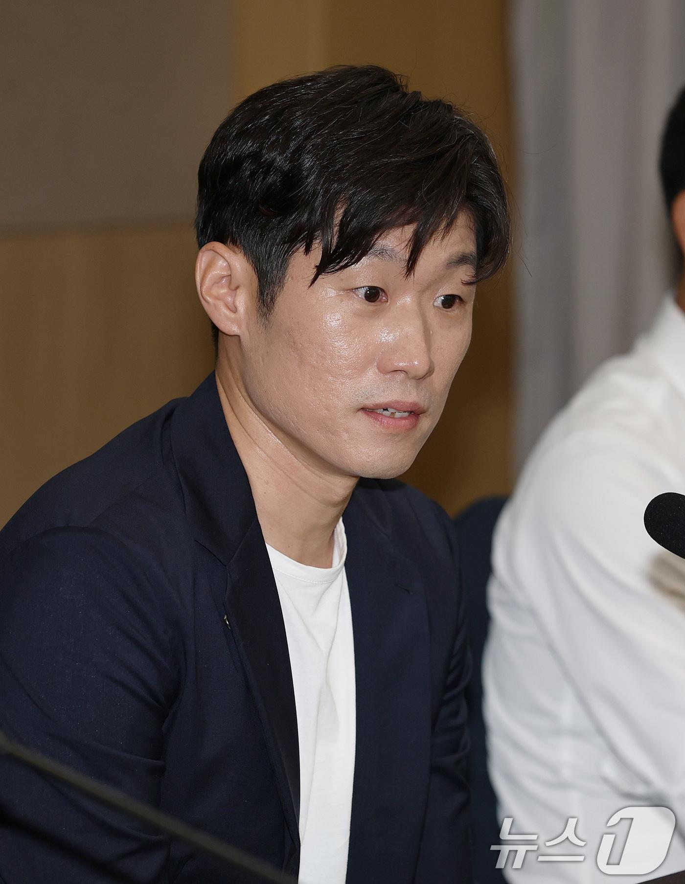 본문 이미지 - 박지성 K-축구혁신위원회 공동위원장이 6일 오후 서울 송파구 올림픽파크텔에서 열린 'K-축구혁신위원회' 출범식에서 인사하고 있다. (공동취재) 2026.7.6 ⓒ 뉴스1 안은나 기자