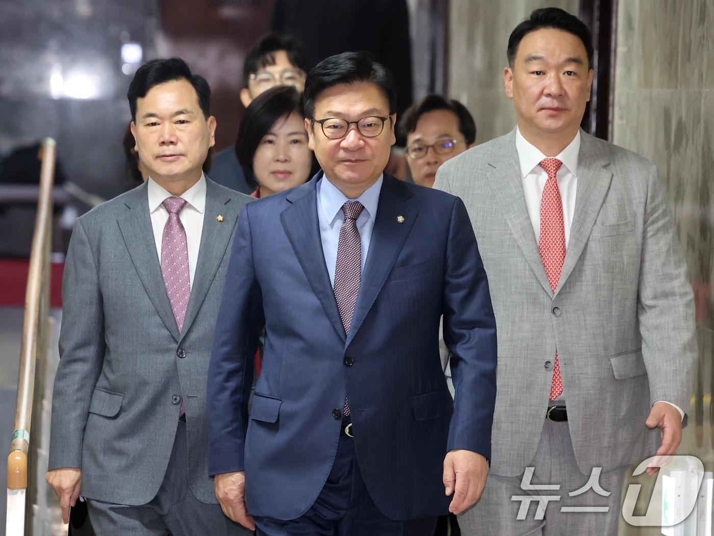 본문 이미지 - 정점식 국민의힘 원내대표가 지난 7일 오전 서울 여의도 국회에서 열린 원내대책회의에 참석하고 있다. 2026.7.7 ⓒ 뉴스1 황기선 기자
