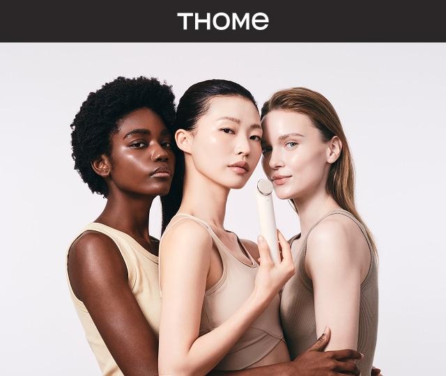 본문 이미지 - 앳홈의 프라이빗 에스테틱 브랜드 '톰(THOME)'이 대표 물방울 초음파 디바이스 '더 글로우 시그니처'를 롯데면세점 온라인몰에 공식 입점했다. 사진은 '더 글로우 시그니처'. (앳홈 제공)