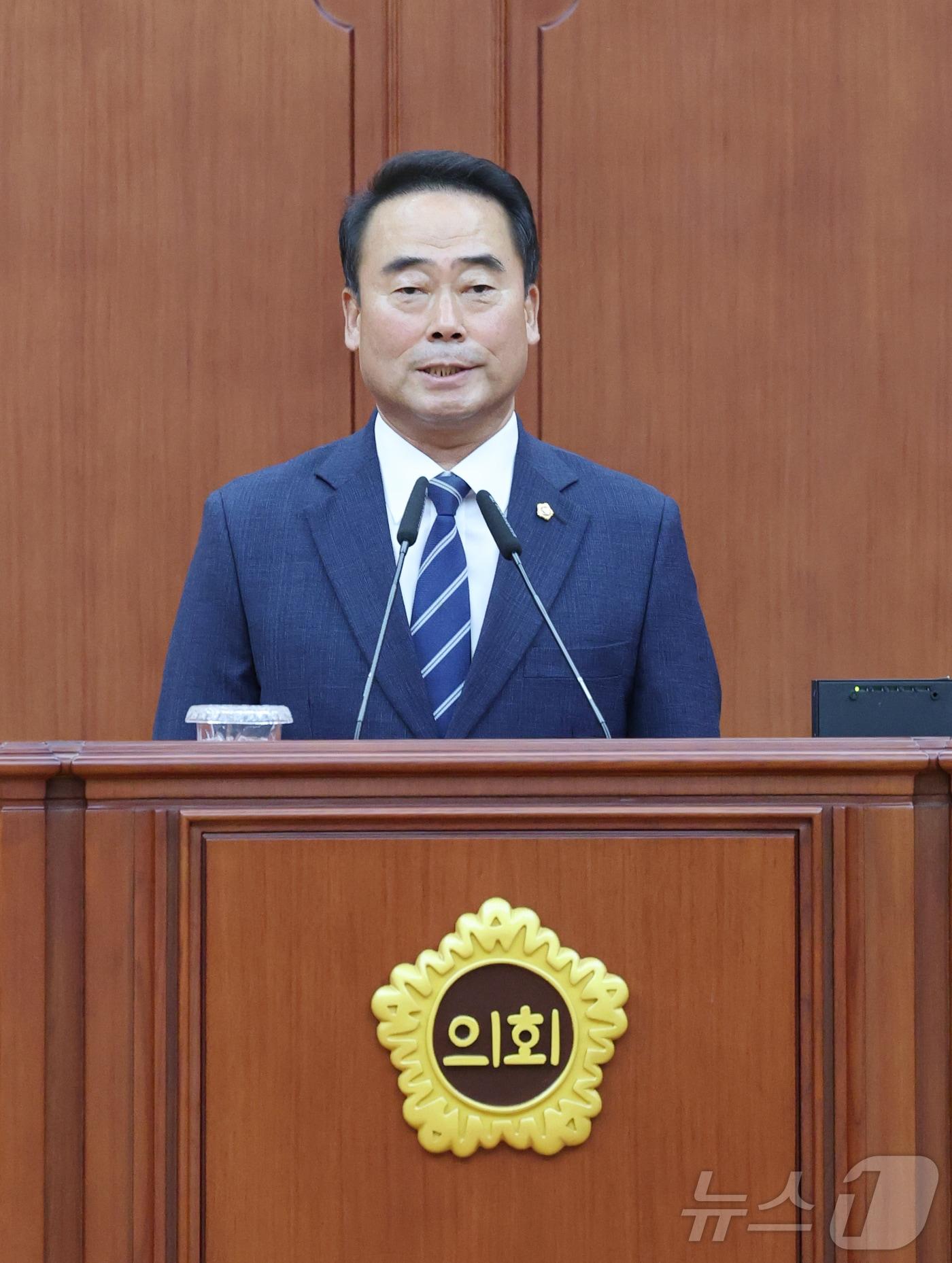본문 이미지 - 대전시의회 전반기 의장으로 선출된 조성칠 의원이 7일 대전시의회 본회의장에서 열린 제297회 임시회 제1차 본회의에서 수락연설을 하고 있다. 2026.7.7 ⓒ 뉴스1 김기태 기자