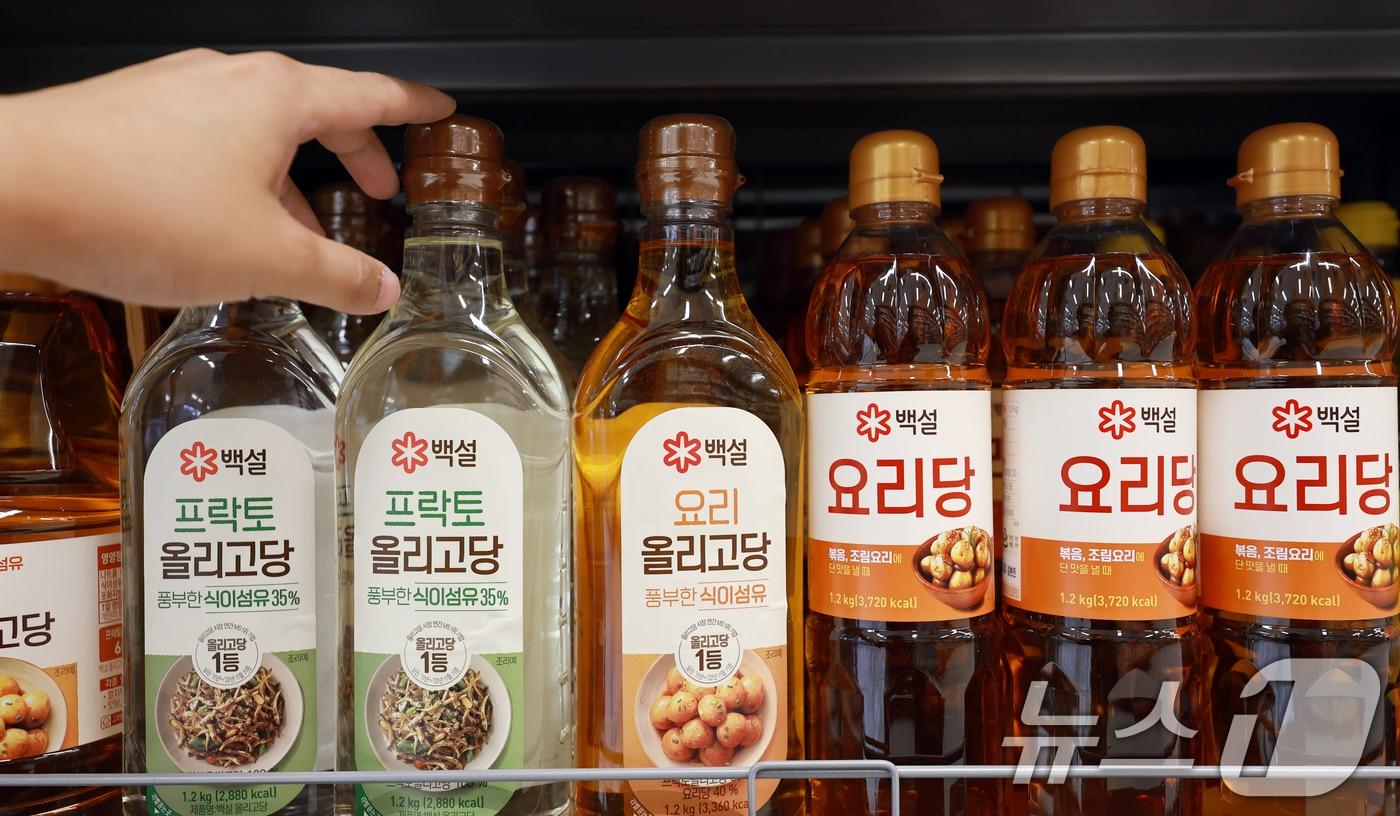 본문 이미지 - 서울 시내 한 대형마트에 전분당 제품들이 진열돼 있다. 2026.7.7 ⓒ 뉴스1 이호윤 기자