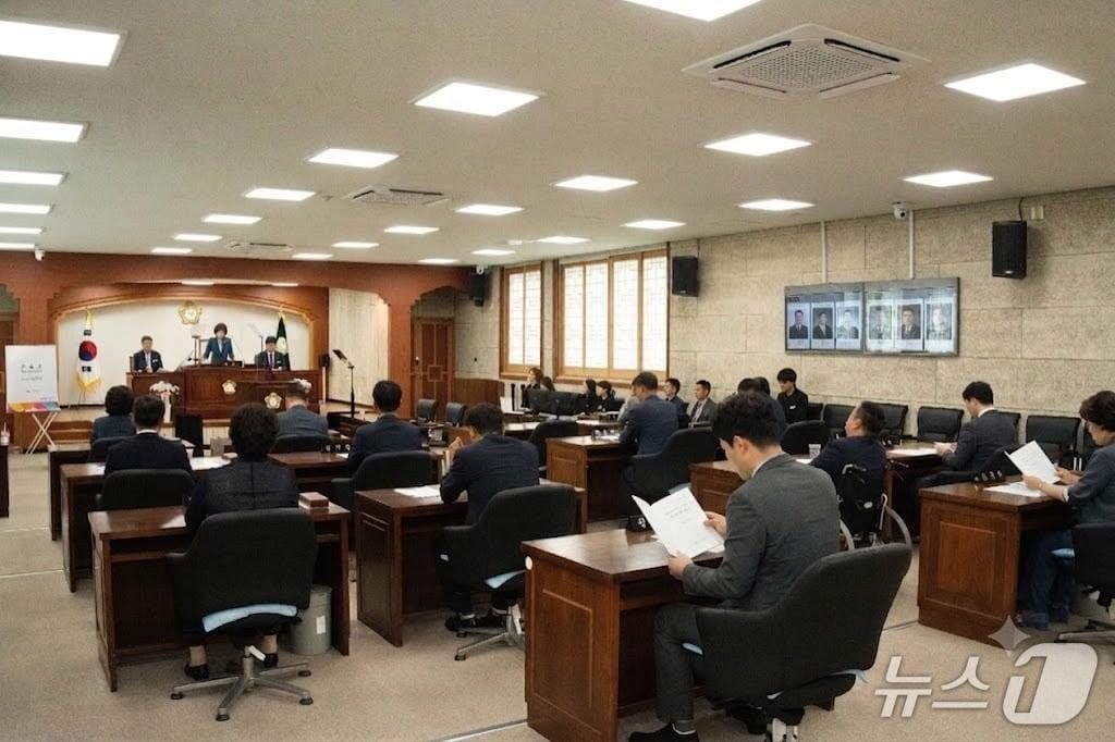 본문 이미지 - 김제시의회가 7일 제297회 임시회 2차 본회의를 열고 상임위원장을 선출했다.(김제시의회 제공. 재판매 및 DB금지)