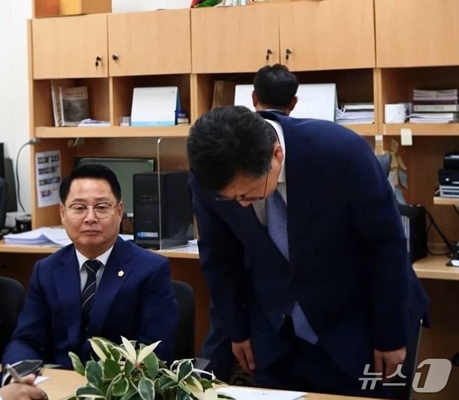 본문 이미지 - 더불어민주당 안호영 의원(전북 완주·진안·무주)이 완주·전주 행정통합에 대한 입장을 바꾼 과정에서 지역 갈등을 키운 점을 인정하고 완주군민에게 공식 사과했다.(의원 측 제공. 재판매 및 DB금지)2026.7.7/뉴스1