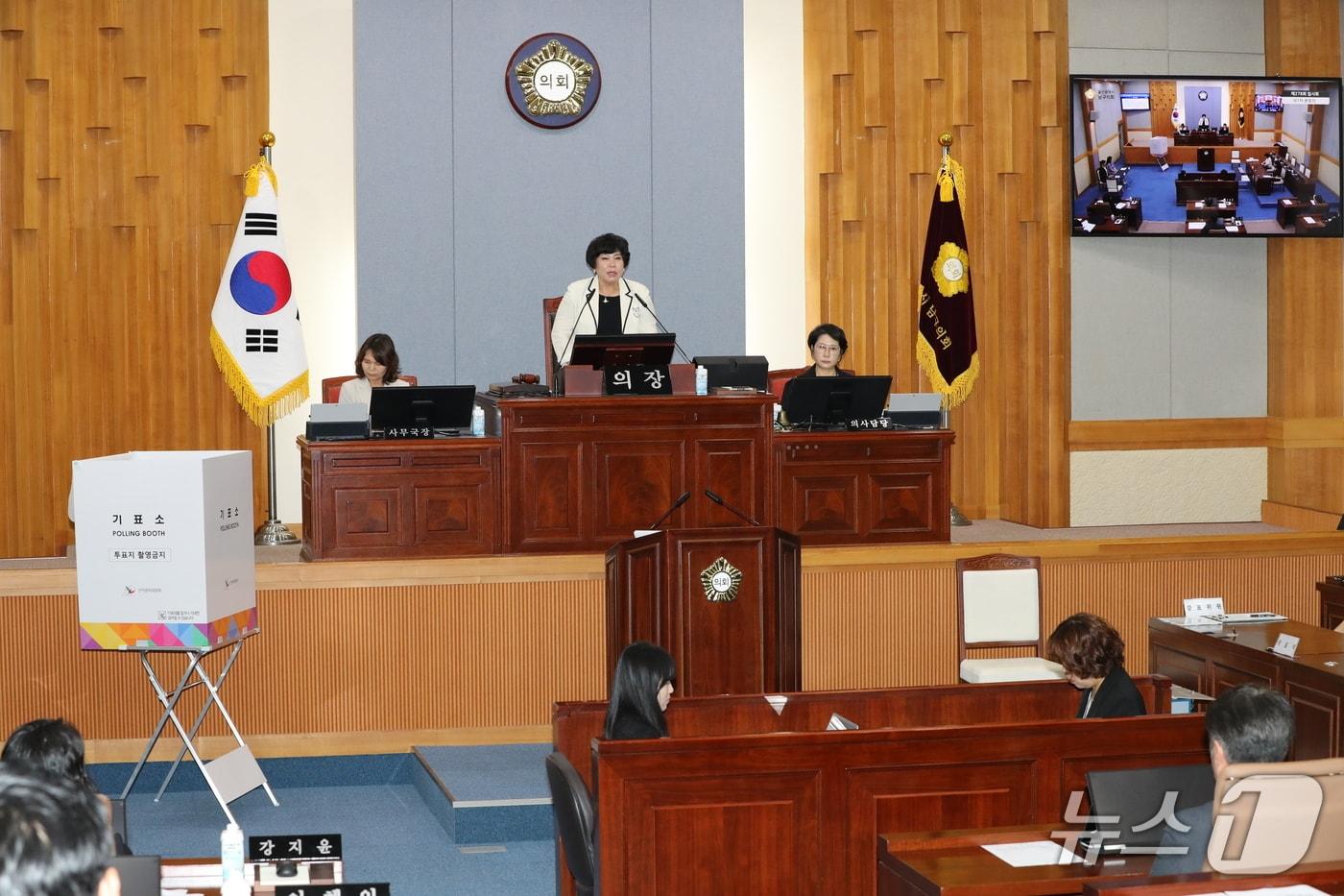 본문 이미지 - 박인서 울산 남구의회 임시 의장이 6일 의회 본회의장에서 열린 제278회 제1차 본회의에서 발언하고 있다.(울산 남구의회 제공. 재판매 및 DB금지)/뉴스1