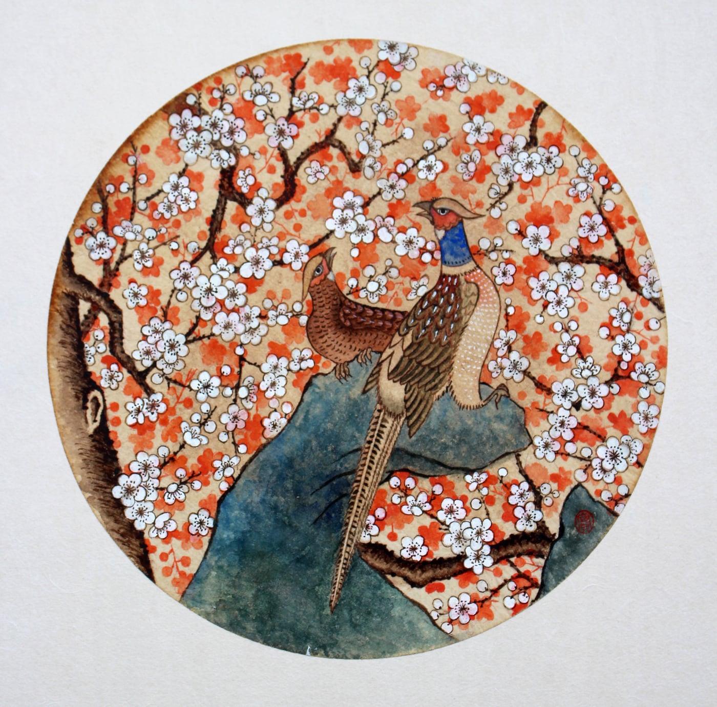 본문 이미지 - 우보경, 화조도 2019-2023, Asian watercolor and dye ink on coffee filter, mounted on rice paper and wood, &empty; 25.4 cm (영은미술관 제공)