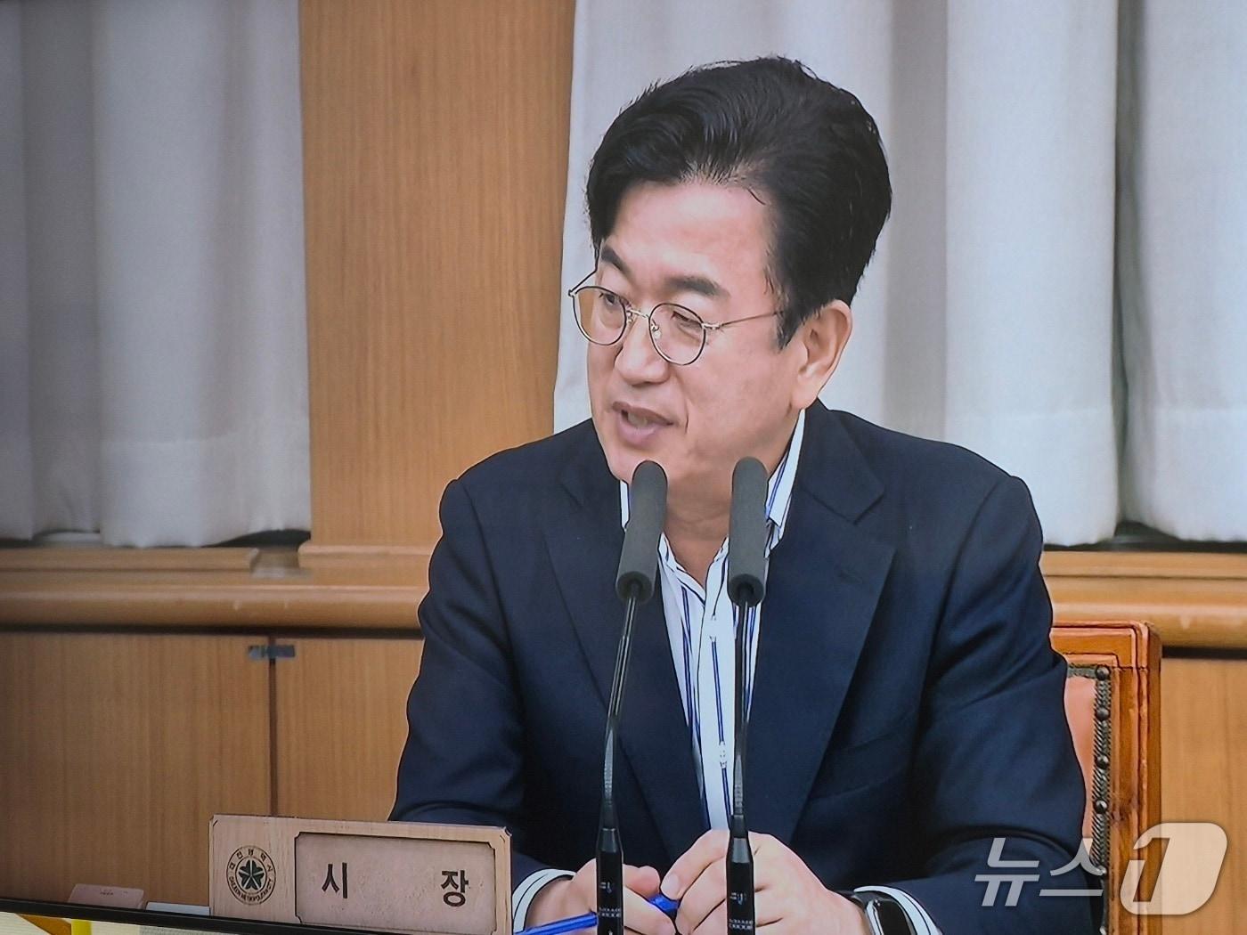 본문 이미지 - 허태정 대전시장이 8일 취임 후 첫 확대간부회의를 주재하고 있다. (박종명 기자) / 뉴스1