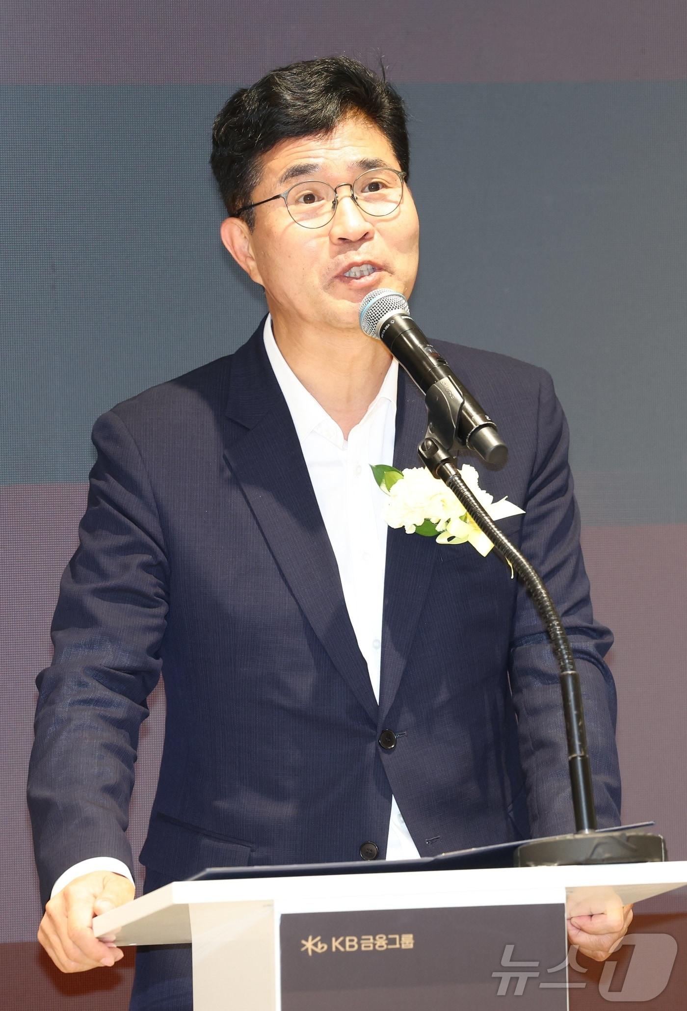 본문 이미지 - 이원택 전북특별자치도지사가 8일 전북 전주시 KB금융타운에서 열린 개소식에 참석해 축사를 하고 있다. 2026.7.8 ⓒ 뉴스1 유경석 기자