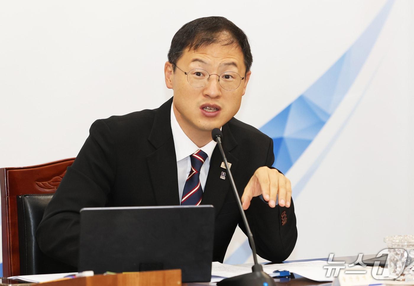 본문 이미지 - 김상욱 울산시장이 8일 울산시청 상황실에서 실국장회의를 주재하고 있다. (울산시 제공. 재판매 및 DB 금지) /뉴스1