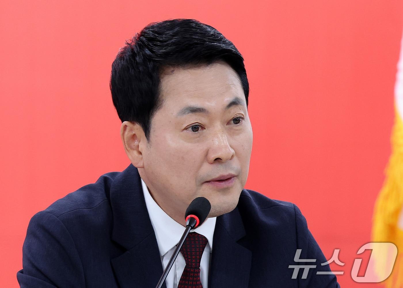 본문 이미지 - 장동혁 국민의힘 대표가 8일 오후 인천 남동구 국민의힘 인천광역시당에서 열린 ‘6·3 참정권 박탈 사태 인천·수도권 청년 단체 간담회’에서 모두 발언을 하고 있다. 2026.7.8 ⓒ 뉴스1 박지혜 기자