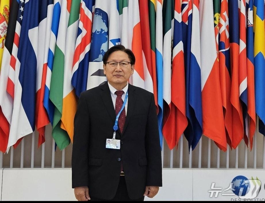 본문 이미지 - 백태웅 OECD 대표부 대사. 서울대 총학생장 출신인 백 대사는 사노맹 결성을 주도하는 등 1980년대 학생운동권의 상징 중 한명 이었다. (SNS 갈무리) ⓒ 뉴스1 