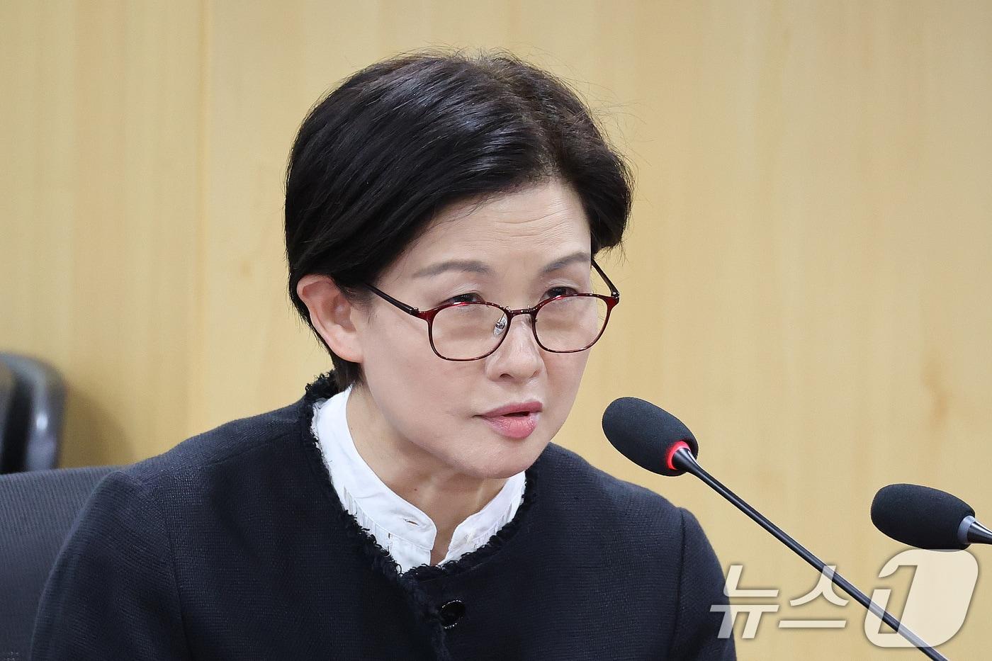 본문 이미지 - 조주연 홈플러스 대표가 9일 서울 여의도 국회 의원회관에서 더불어민주당 을지로위원회 주최로 열린 홈플러스 회생을 위한 MBK파트너스-메리츠 경영진 간담회에서 발언하고 있다. 2026.7.9 ⓒ 뉴스1 신웅수 기자