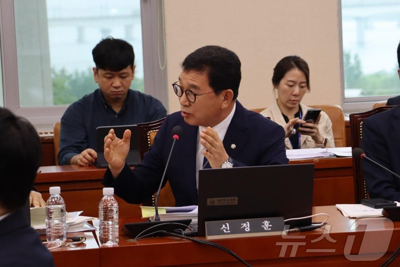 본문 이미지 - 국회 재정경제기획위원회 신정훈 더불어민주당 국회의원. /뉴스1