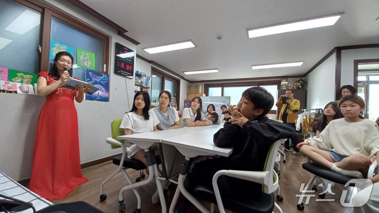 본문 이미지 - 마을 안 학교 음악으로 듣는 그림책.(횡성군 제공. 재판매 및 DB금지)/뉴스1