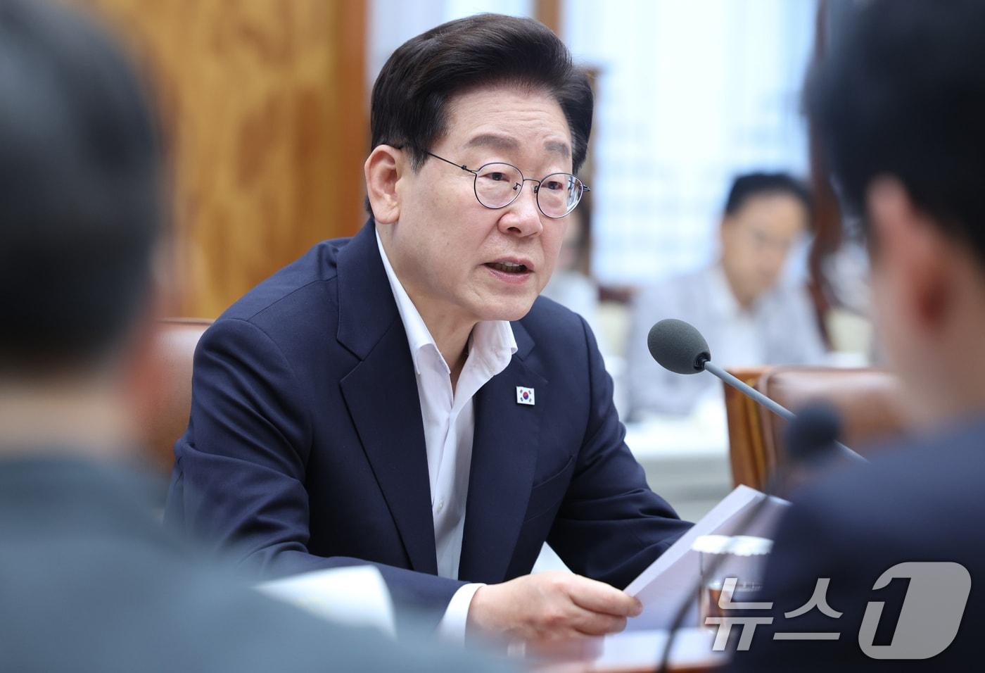 본문 이미지 - 이재명 대통령이 지난 10일 청와대에서 열린 메가프로젝트 2차 민관합동 점검회의에서 발언하고 있다. 2026.8.10 ⓒ 뉴스1 허경 기자