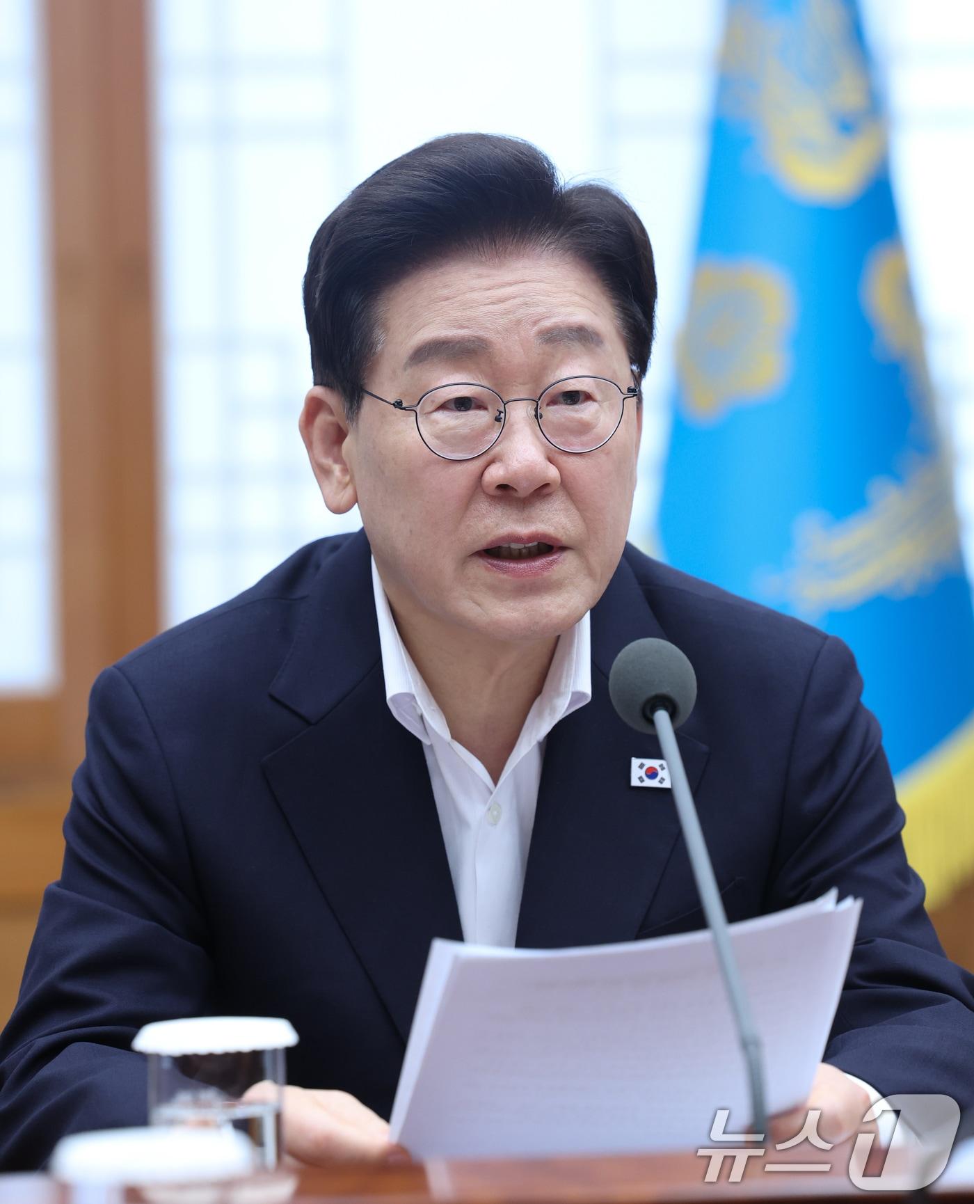 본문 이미지 - 이재명 대통령이 10일 청와대에서 열린 메가프로젝트 2차 민관합동 점검회의에서 발언하고 있다. 2026.8.10 ⓒ 뉴스1 허경 기자