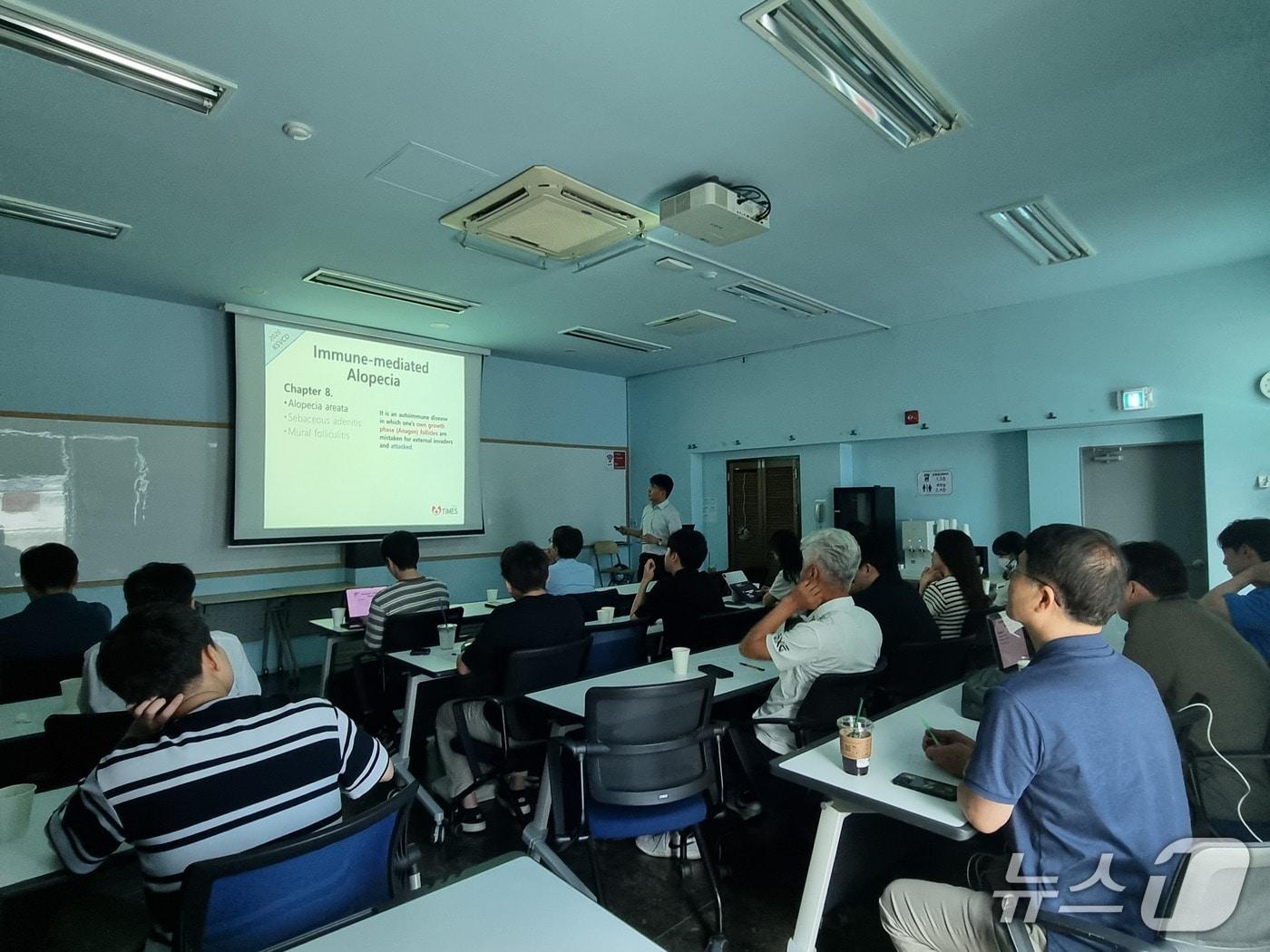 본문 이미지 - 한국수의임상피부학회는 9일 서울 강남구 토즈모임센터에서 제4차 워크숍을 열었다(학회 제공). ⓒ 뉴스1