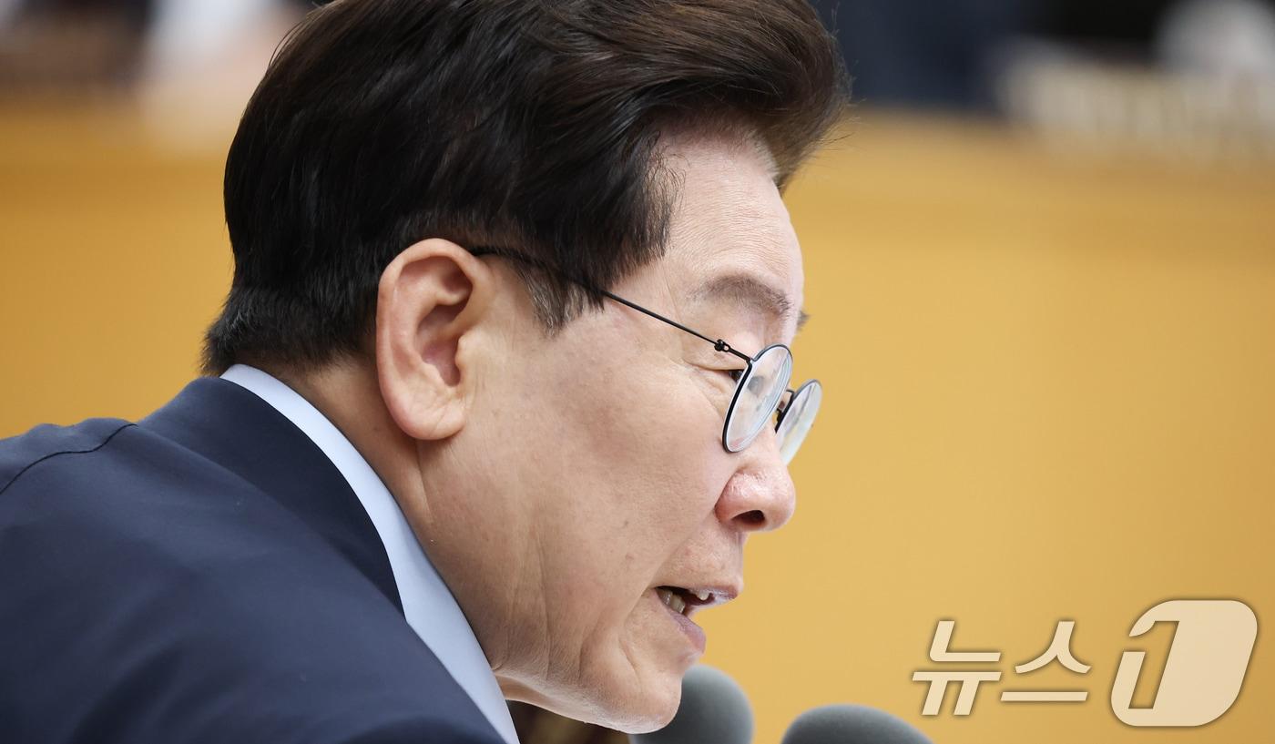 본문 이미지 - 이재명 대통령이 11일 정부세종청사에서 열린 국무회의에서 발언하고 있다. (청와대통신사진기자단) 2026.8.11 ⓒ 뉴스1 허경 기자