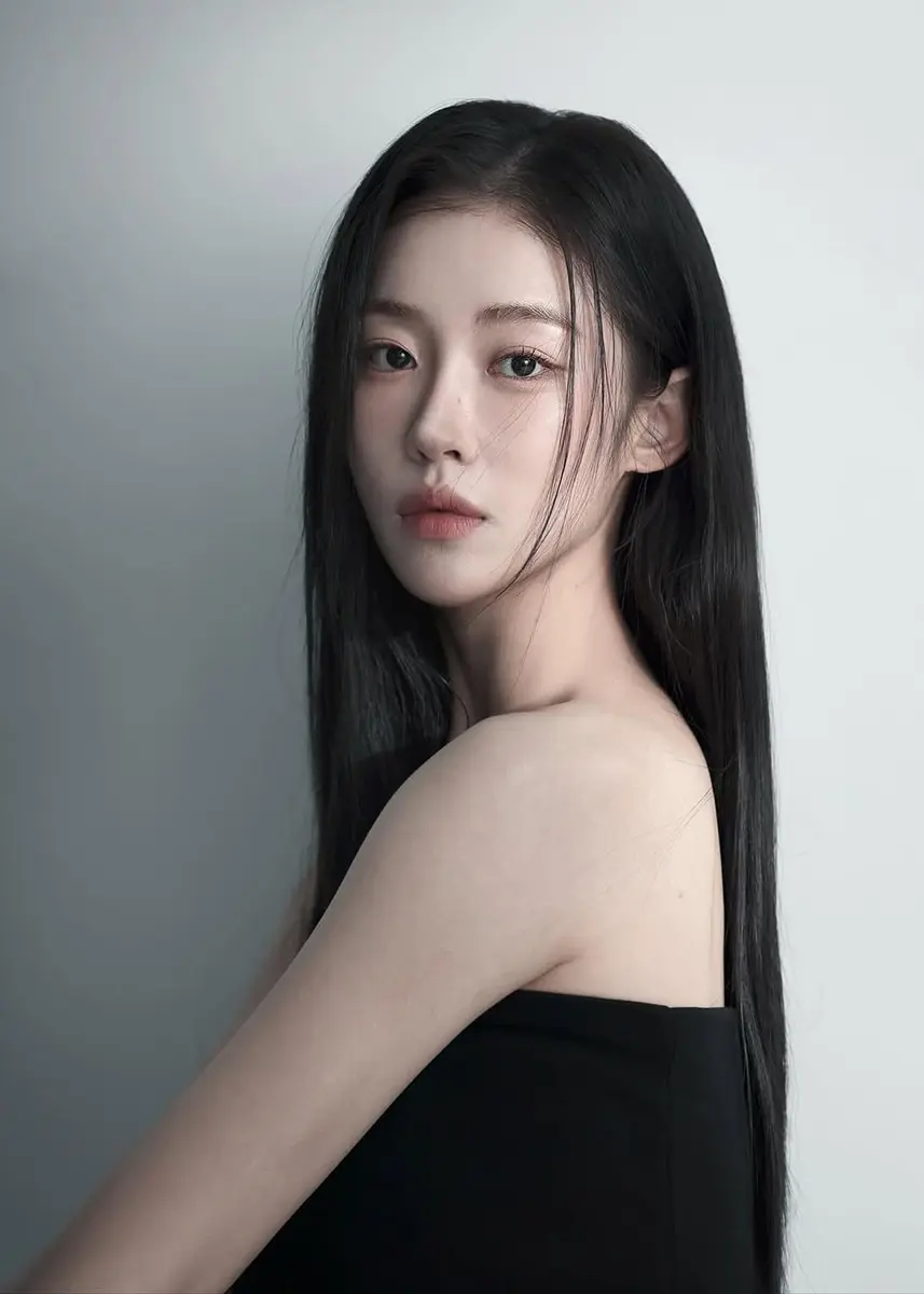 본문 이미지 - 배우 송지우 / 매니지먼트런