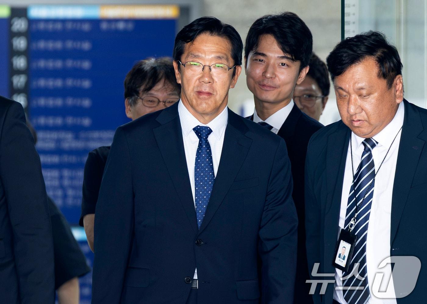 본문 이미지 - 채 상병 순직 사건 처리 과정에서 부당하게 관여한 혐의를 받는 황유성 전 국군방첩사령관이 서울 서초구 서울중앙지방법원에서 열린 구속 전 피의자 심문(영장실질심사)을 마치고 법정을 나서고 있다. 2026.8.12 ⓒ 뉴스1 최지환 기자
