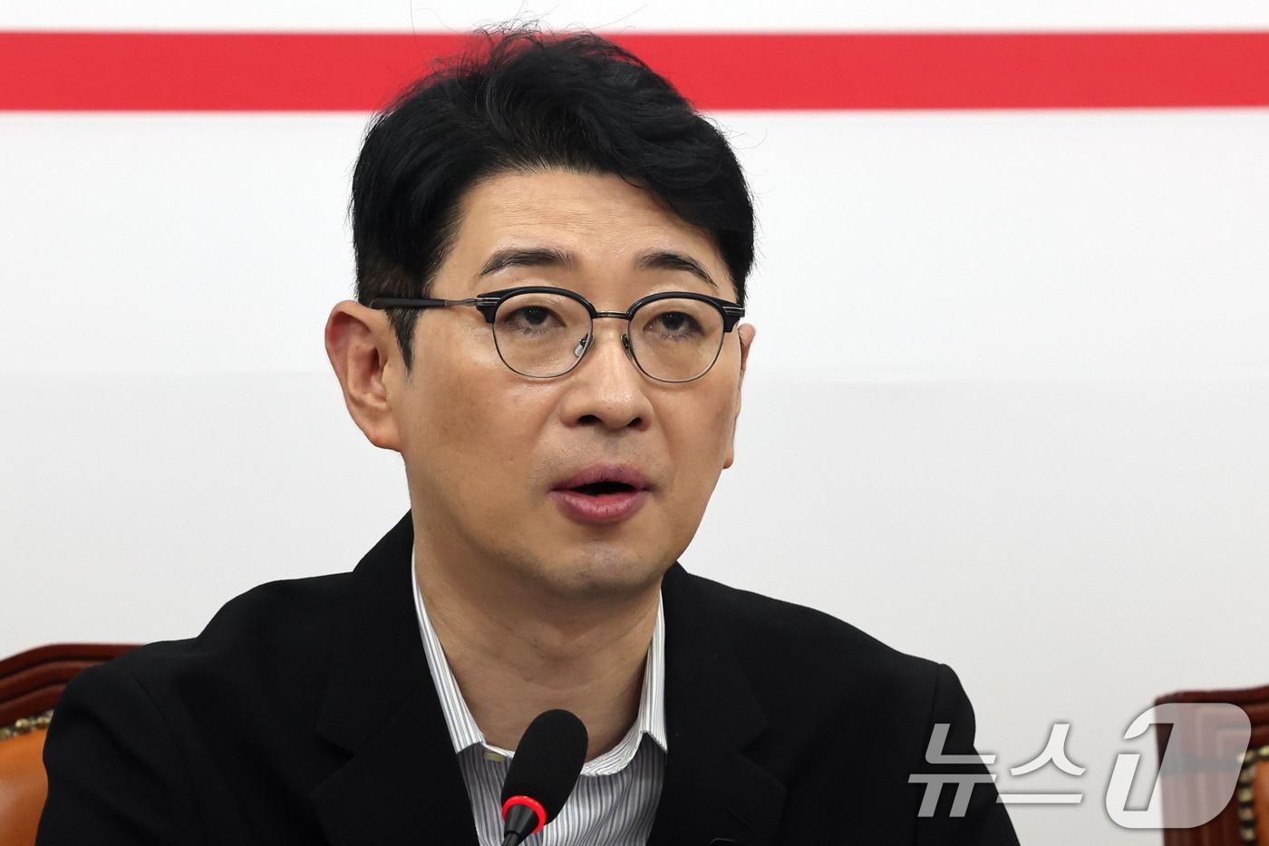 본문 이미지 - 주진우 국민의힘 이재명 대통령 재판취소 저지특위 위원장이 13일 오전 서울 여의도 국회에서 열린 '이재명 대통령 재판취소 저지특위 회의'에서 모두발언을 하고 있다. 2026.8.13 ⓒ 뉴스1 황기선 기자