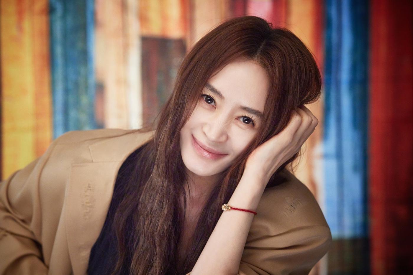 본문 이미지 - 배우 김혜수 / 호두앤유엔터테인먼트