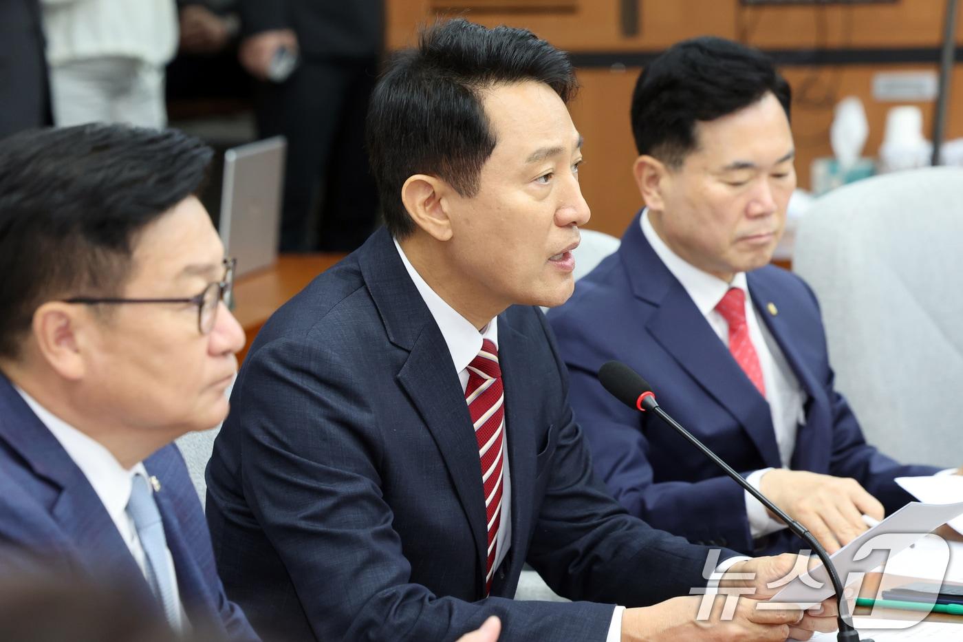본문 이미지 - 오세훈 서울시장이 14일 오전 서울 여의도 국회에서 열린 국민의힘 원내대책회의에서 발언을 하고 있다. 2026.8.14 ⓒ 뉴스1 황기선 기자