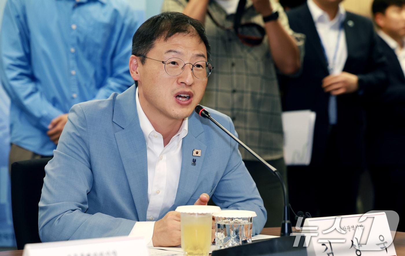본문 이미지 - 김상욱 울산시장이 14일 서울 종로구 광화문빌딩에서 열린 제61차 대한민국시도지사협의회 정기총회에서 인사말을 하고 있다. 2026.8.14 ⓒ 뉴스1 이호윤 기자