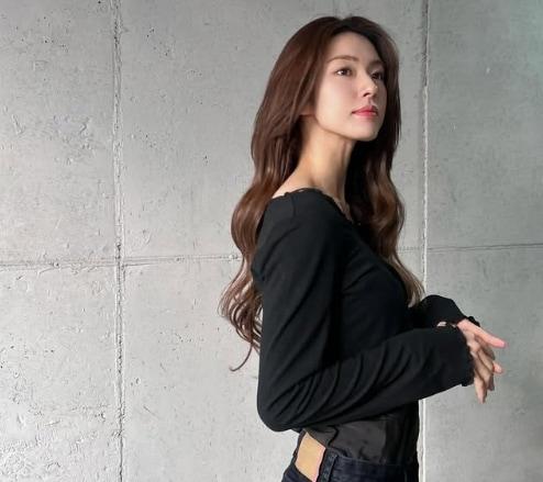 본문 이미지 - 배우 하영 인스타그램
