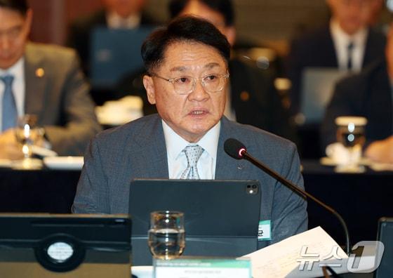 본문 이미지 - 구자균 LS일렉트릭 대표이사 회장이 발언을 하고 있다./뉴스1 김진환 기자