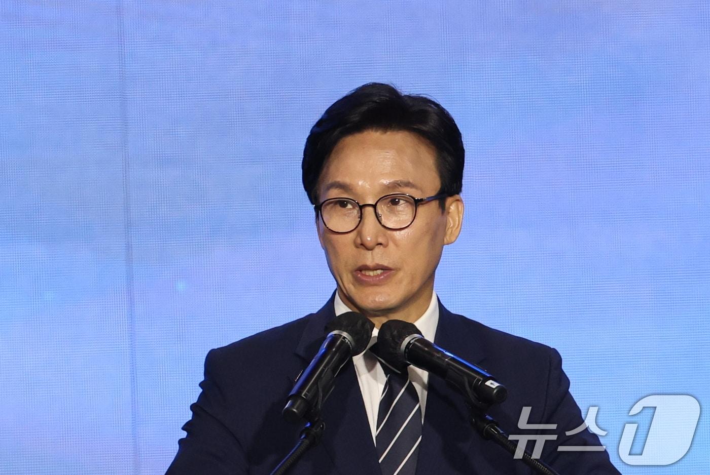 본문 이미지 - 김민석 신임 더불어민주당 대표가 17일 오후 대전 유성구 DCC대전컨벤션센터에서 열린 '더불어민주당 제3차 정기전국당원대회'에서 수락연설을 하고 있다. 2026.8.17 ⓒ 뉴스1 황기선 기자