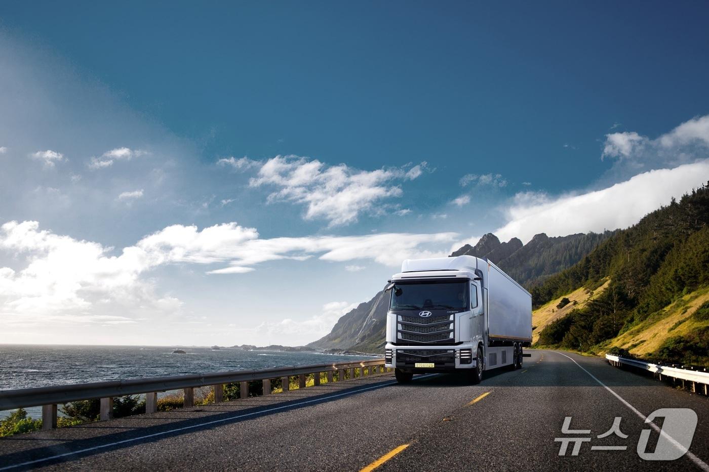 본문 이미지 - 현대차 엑시언트 수소전기트럭(현대차 제공)