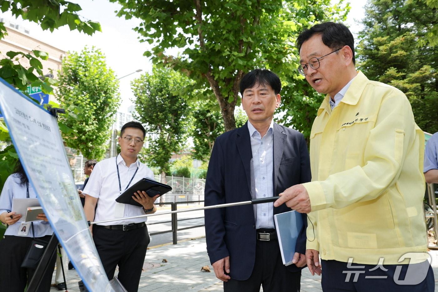 본문 이미지 - 18일 민경선 고양시장이 고양은평선 화수역 예정지에서 현장 점검을 하고 있다. (고양시 제공, 재판매 및 DB금지)