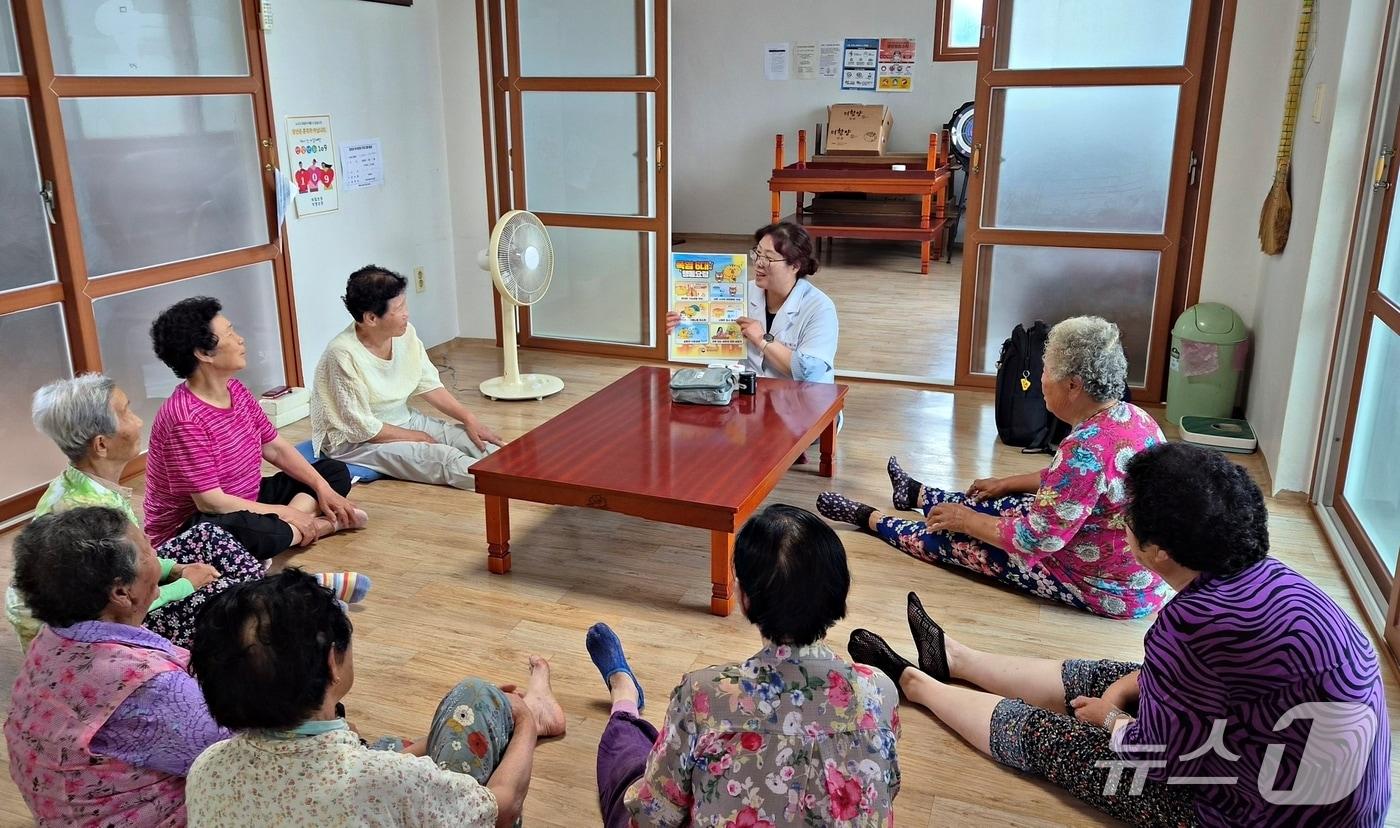 본문 이미지 - 진천군보건소 방문 건강관리.(진천군 제공. 재판매 및 DB금지)/뉴스1