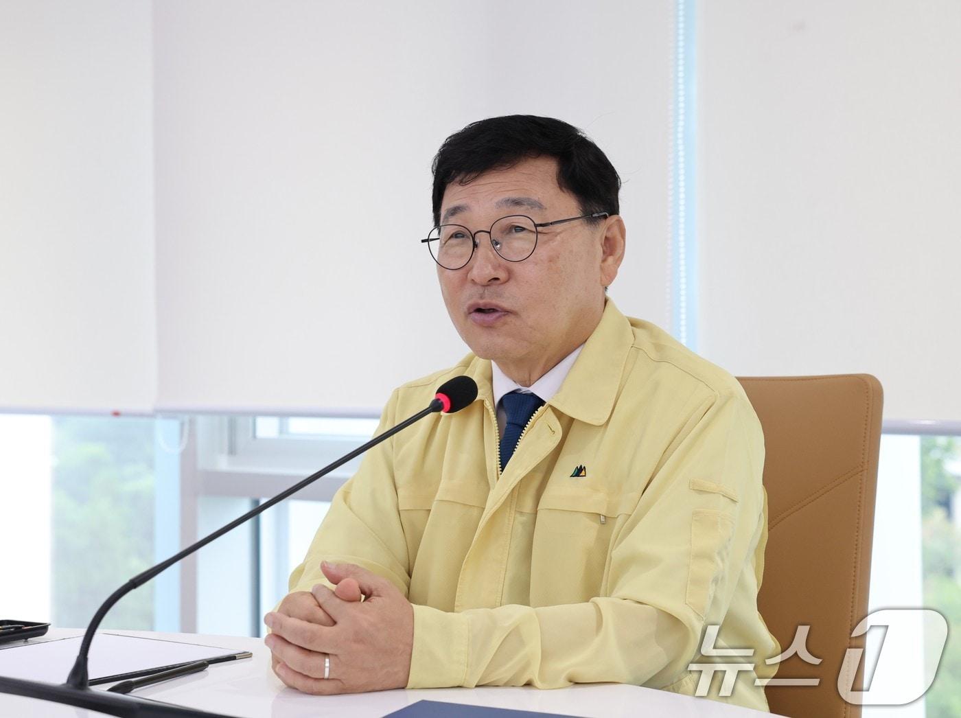 본문 이미지 - 정근식 서울시교육감이 2026년 을지연습이 시작된 18일 오전 서울 용산구 서울시교육청에서 을지연습 최초상황보고를 받은 후 인사말하고 있다. 서울시교육청은 21일까지 4일간 국가 비상사태에 대비한 전시 현안 토의 및 가상 상황 대응 연습 등을 주·야간 진행한다. (서울시교육청 제공. 재판매 및 DB금지) 2026.8.18 ⓒ 뉴스1