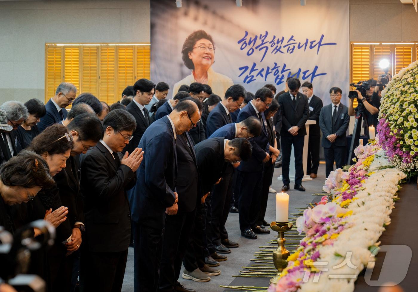본문 이미지 - 김필식 동강·해인학원 이사장 영결식이 18일 오전 동신대학교 동강홀에서 엄수되고 있다.(동신대 제공. 재배포 및 DB 금지)