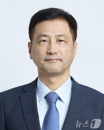 본문 이미지 - 이재명 대통령이 18일 6·3 지방선거 투표용지 부족 사태를 수사하기 위한 ’선거관리위원회 특별검사(특검)’에 이태한 국민권익위원회 비상임위원(전 서울남부지검 형사4부장)을 임명했다. 사진은 이태한 신임 특검. (특별검사후보국민추천위원회 제공. 재판매 및 DB금지) 2026.8.18 ⓒ 뉴스1