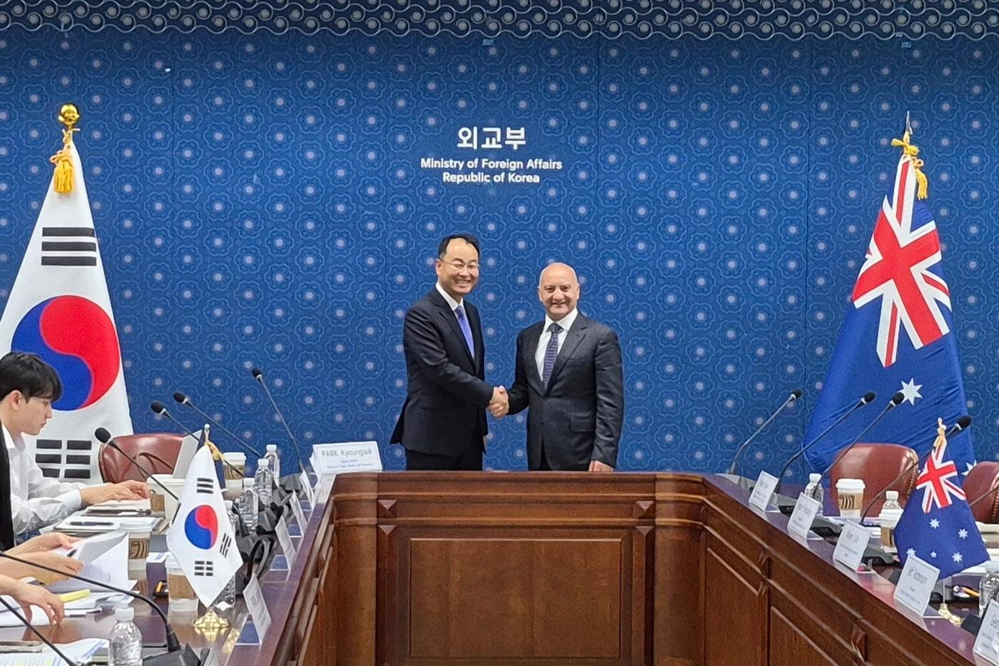 본문 이미지 - 박종한 외교부 경제외교조정관은 이날 서울에서 조지 미나 호주 외교통상부 통상·투자차관보와 제1차 한·호주 경제안보대화를 개최했다. (사진=외교부)  