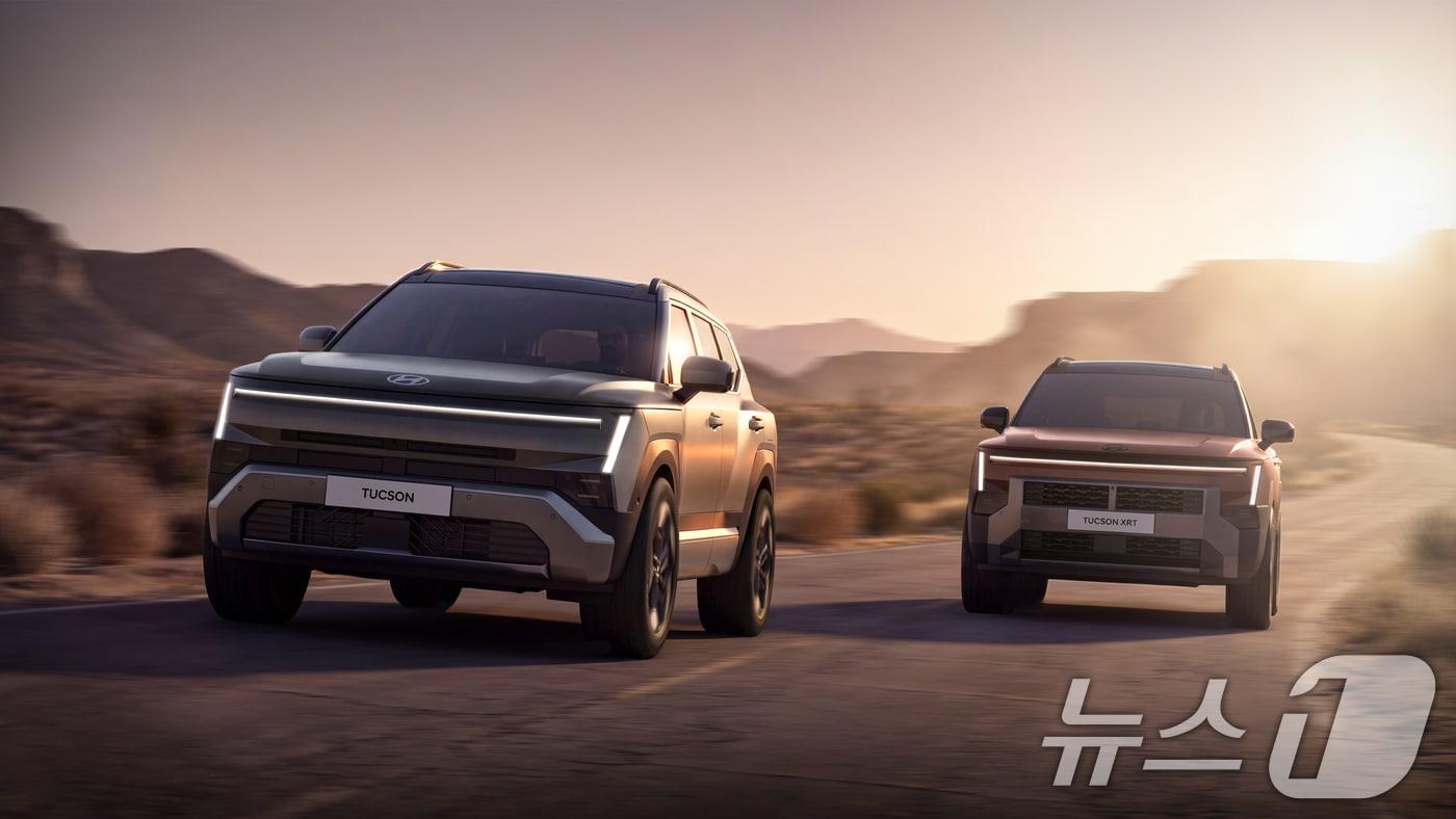 본문 이미지 - 현대자동차가 19일 투싼의 완전변경 모델 '디 올 뉴 투싼(The all-new TUCSON)'의 내·외장 디자인을 19일 최초 공개했다. 디 올 뉴 투싼은 2020년 9월 출시된 4세대 모델 이후 약 6년 만에 선보이는 5세대 완전변경 모델로, 한층 대담하고 강인한 SUV 디자인과 동급 최고 수준의 공간성을 확보한 것이 특징이다. (현대자동차 제공. 재판매 및 DB금지) 2026.8.19 ⓒ 뉴스1